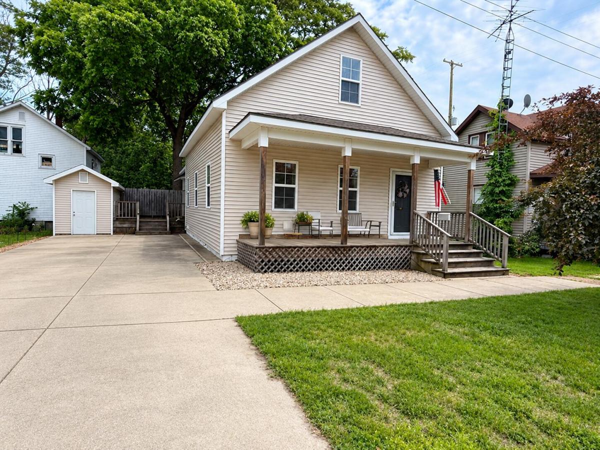 MLS #26032910 image #0