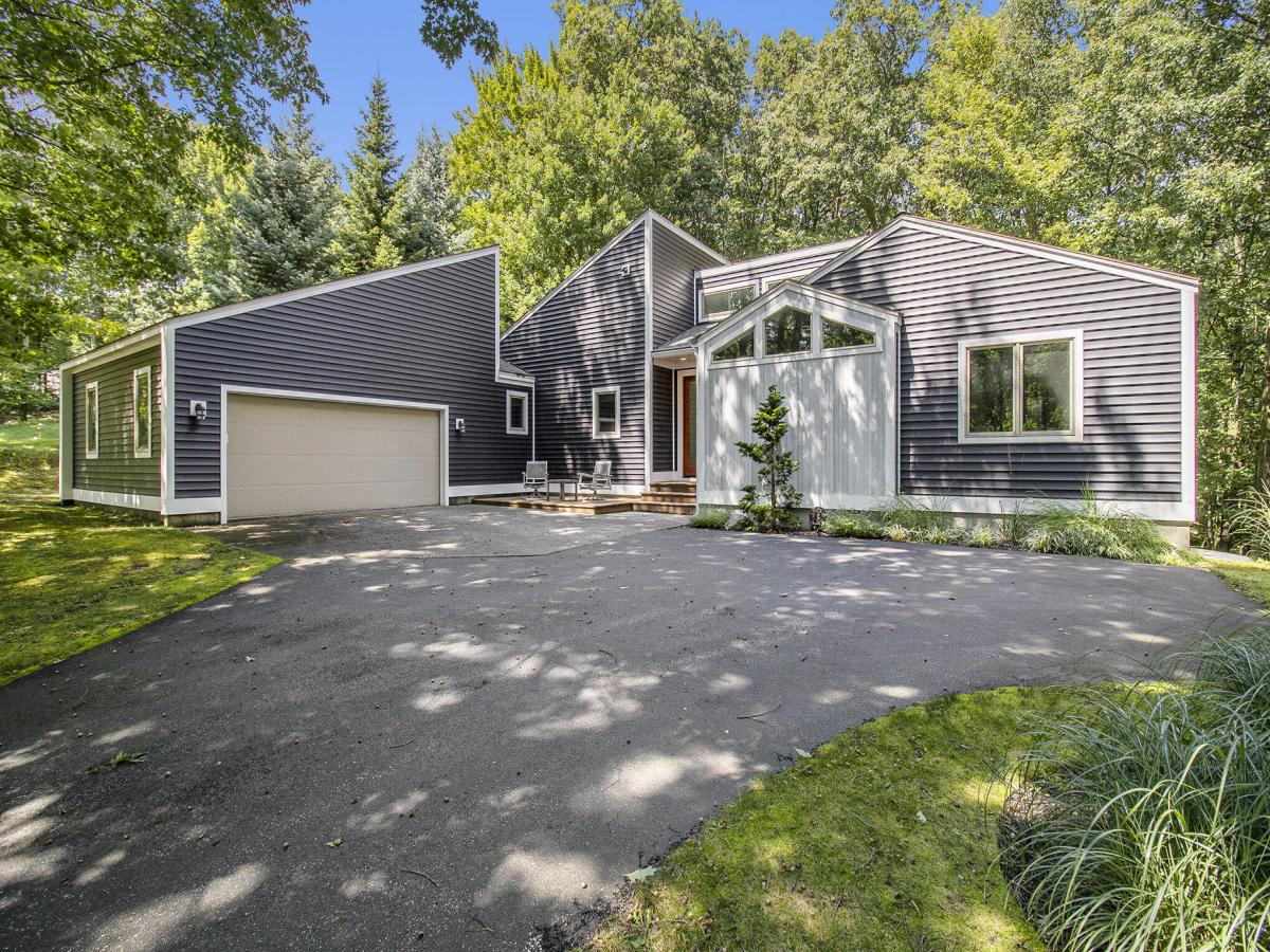 MLS #26033094 image #0