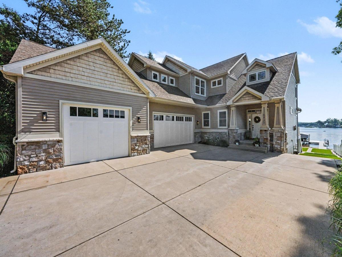 MLS #26034353 image #0