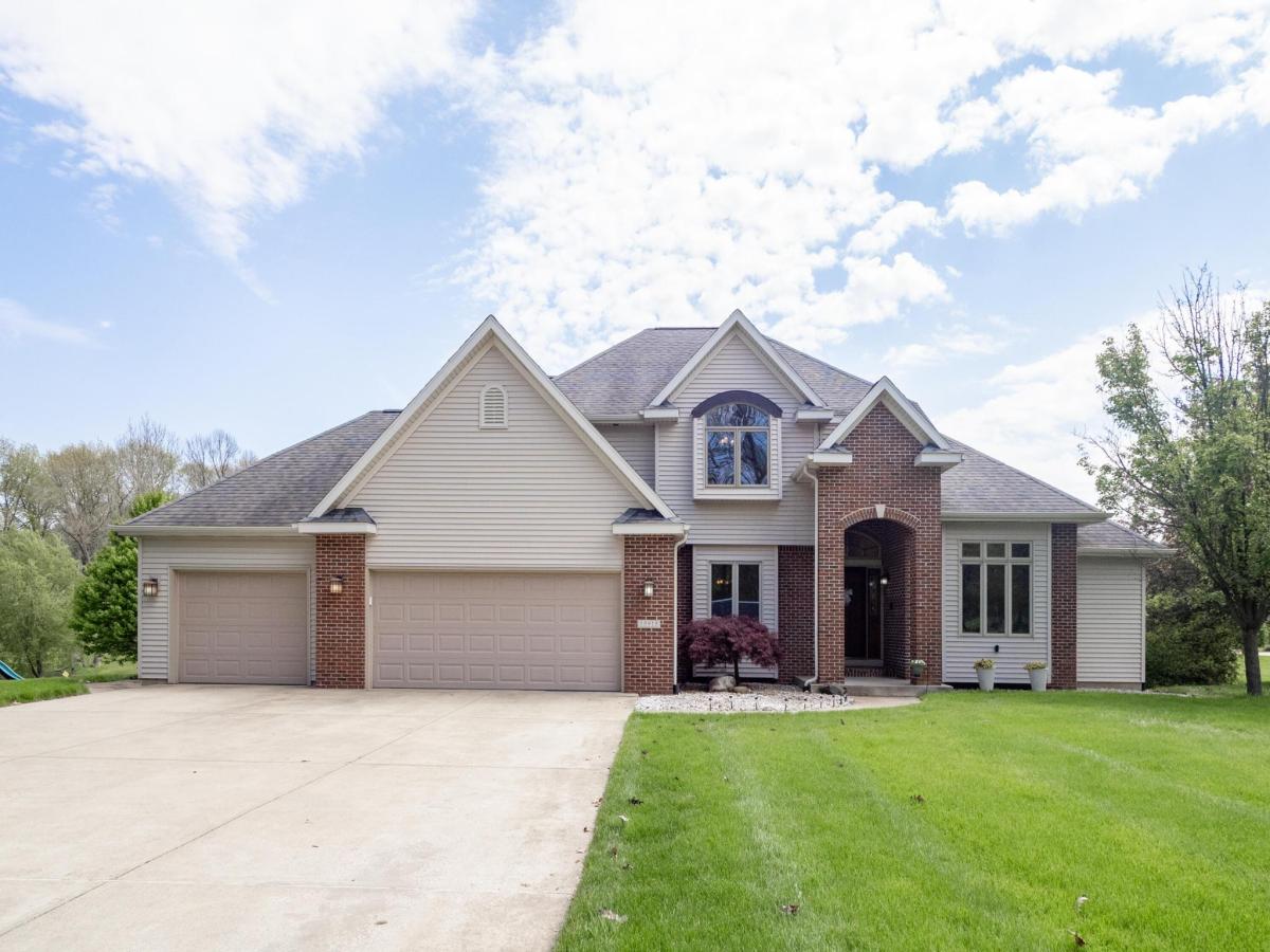 MLS #26035019 image #0