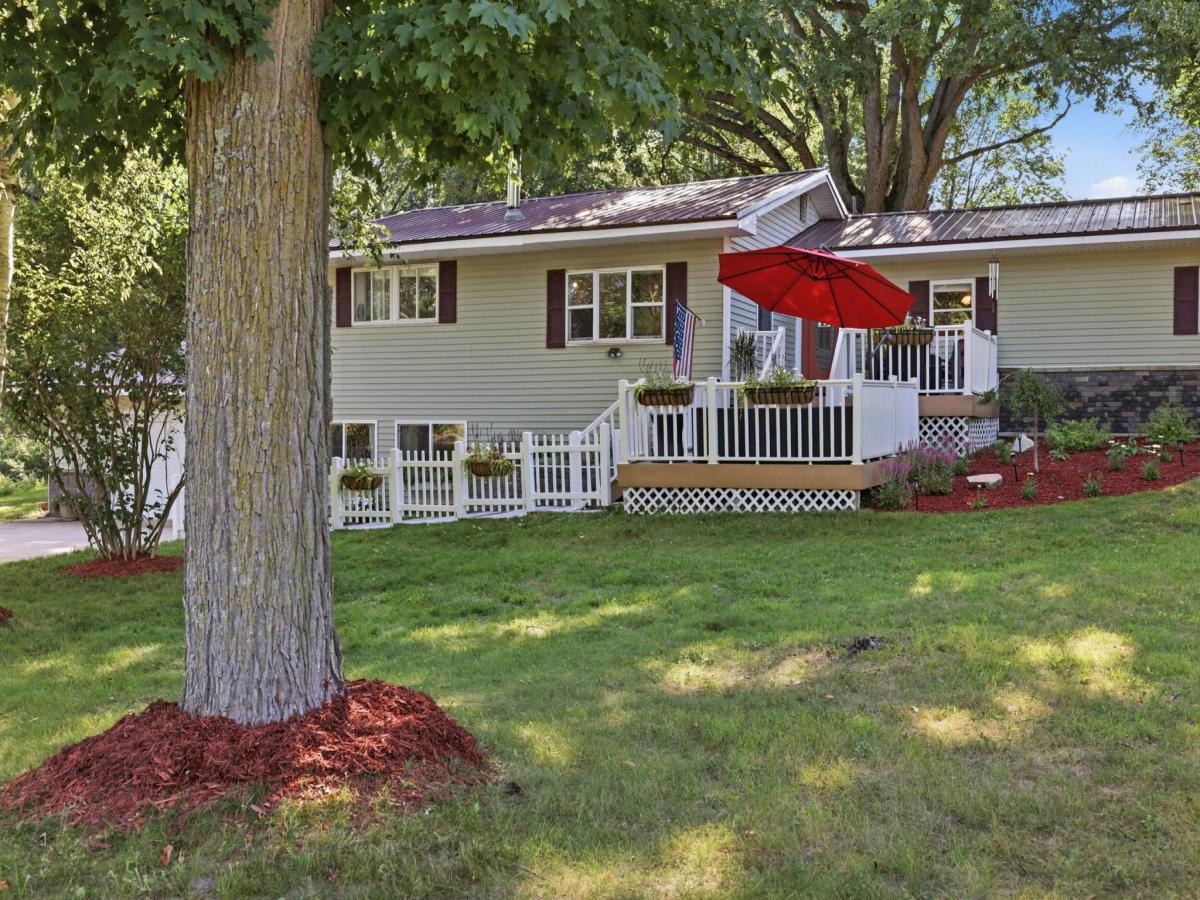 MLS #26035089 image #0