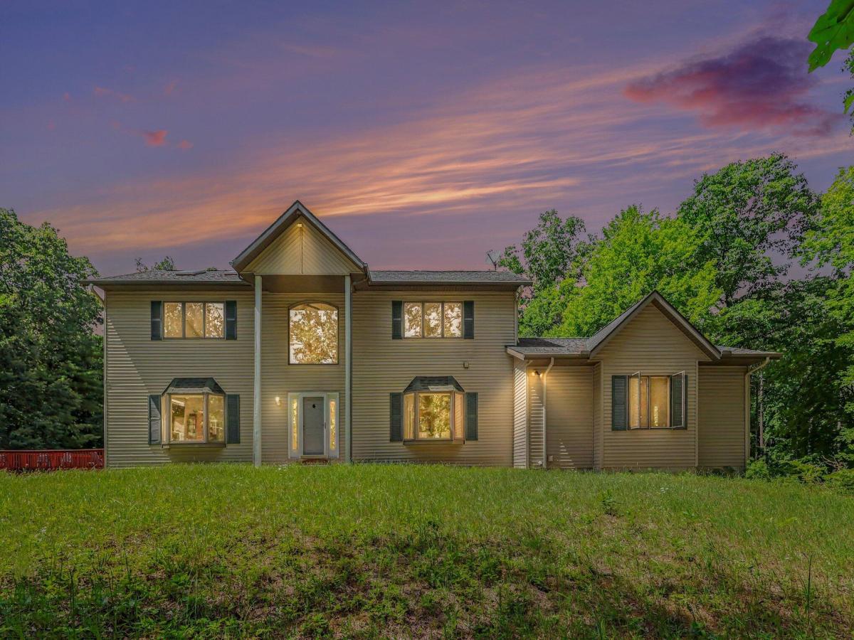 MLS #26035495 image #0