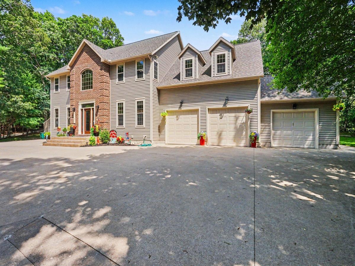 MLS #26035868 image #0