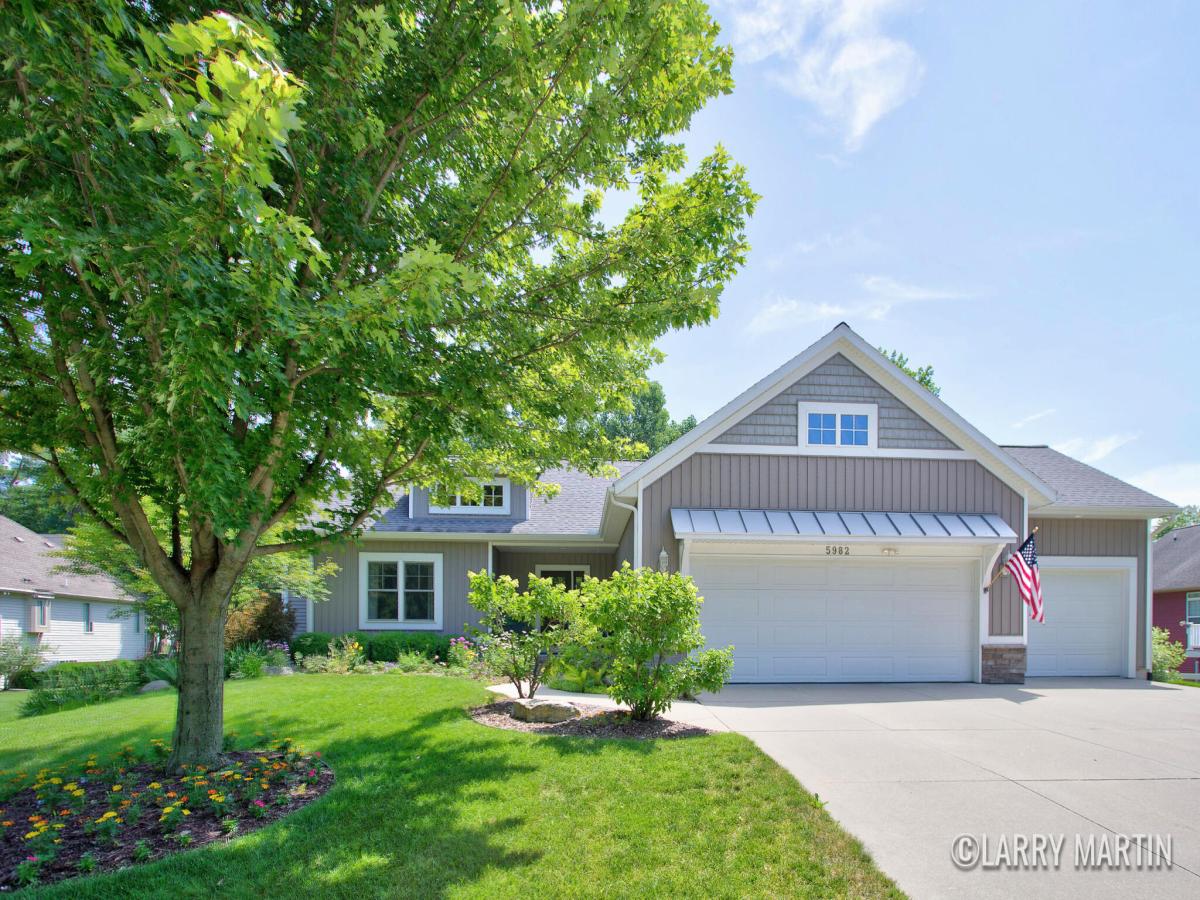 MLS #26036117 image #0