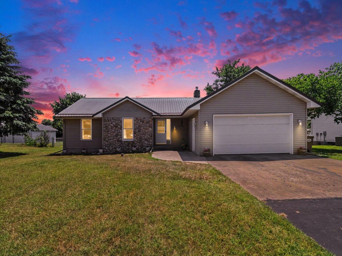 MLS #26036366 image #0
