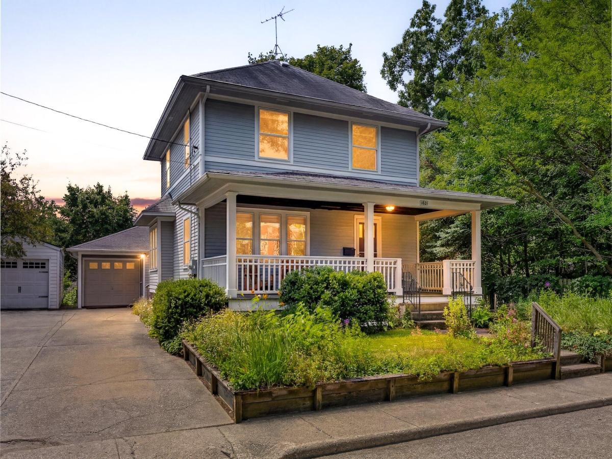 MLS #26036417 image #0