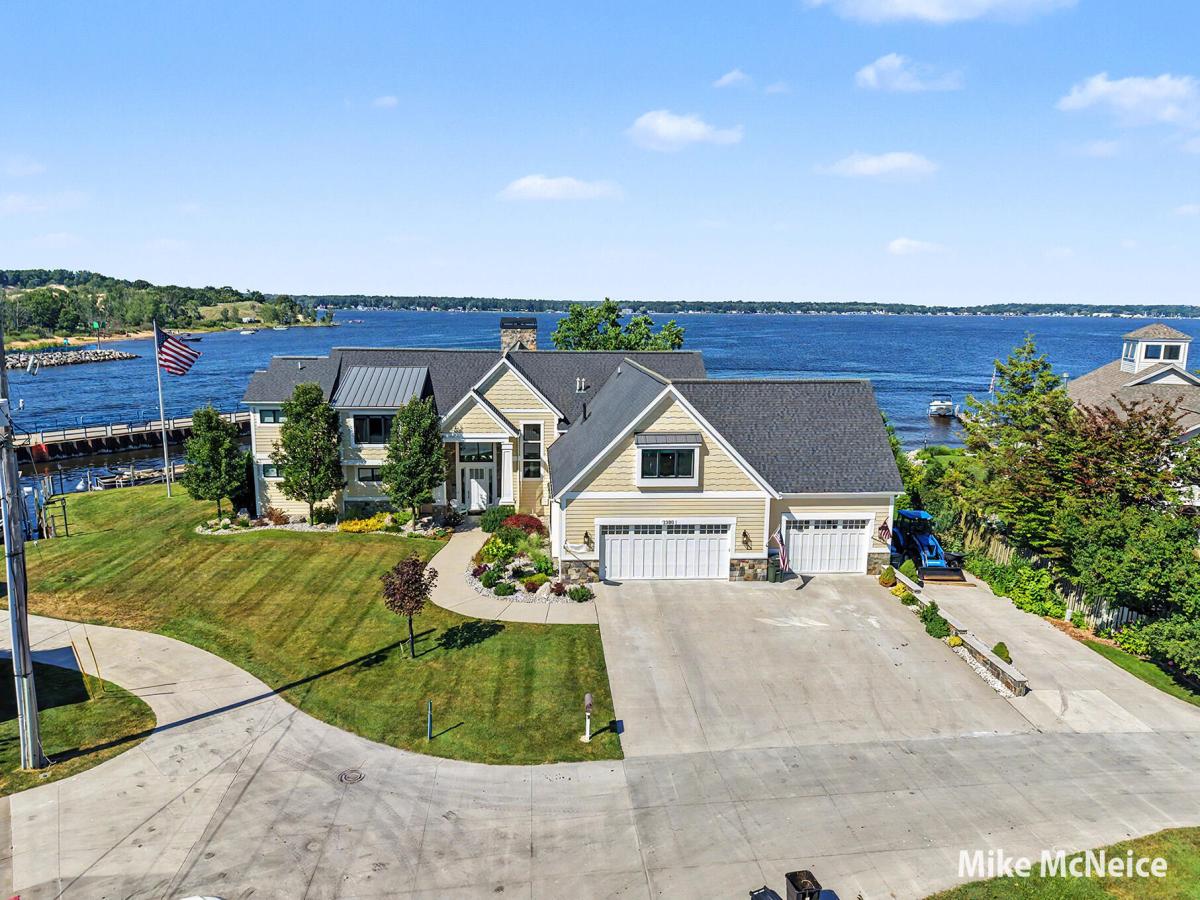 MLS #26036613 image #0