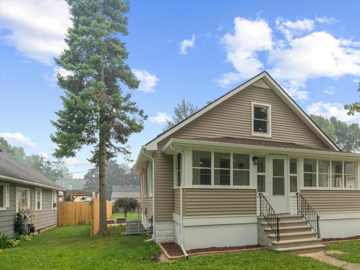 MLS #26036960 image #0