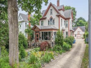 MLS #26037552 image #0
