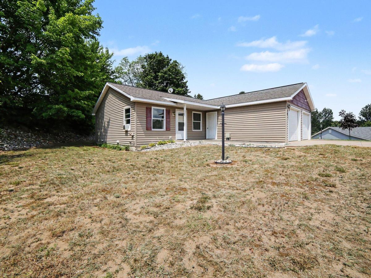 MLS #26038195 image #0