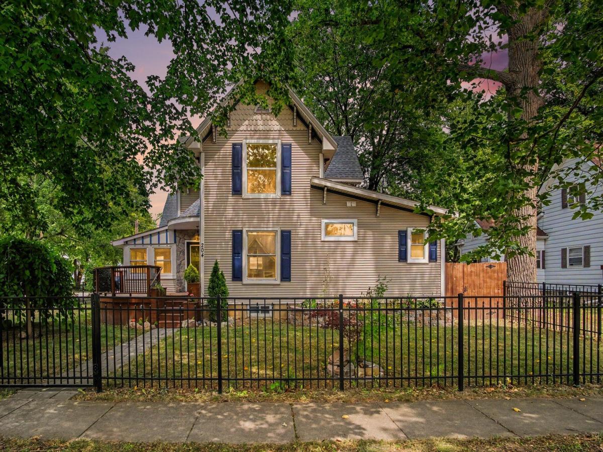 MLS #26038709 image #0