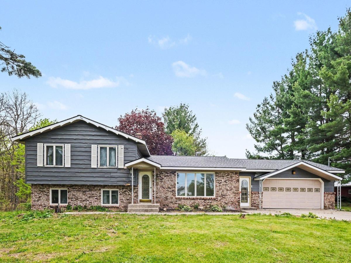 MLS #26038815 image #0