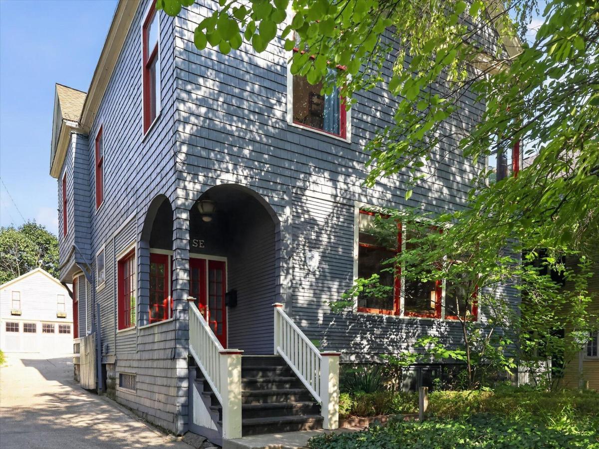 MLS #26039936 image #0