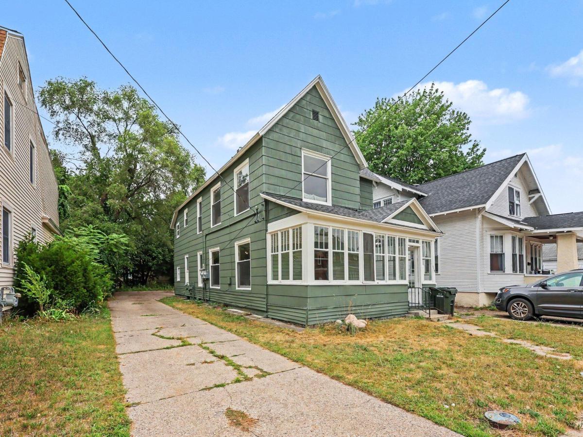 MLS #26040087 image #0