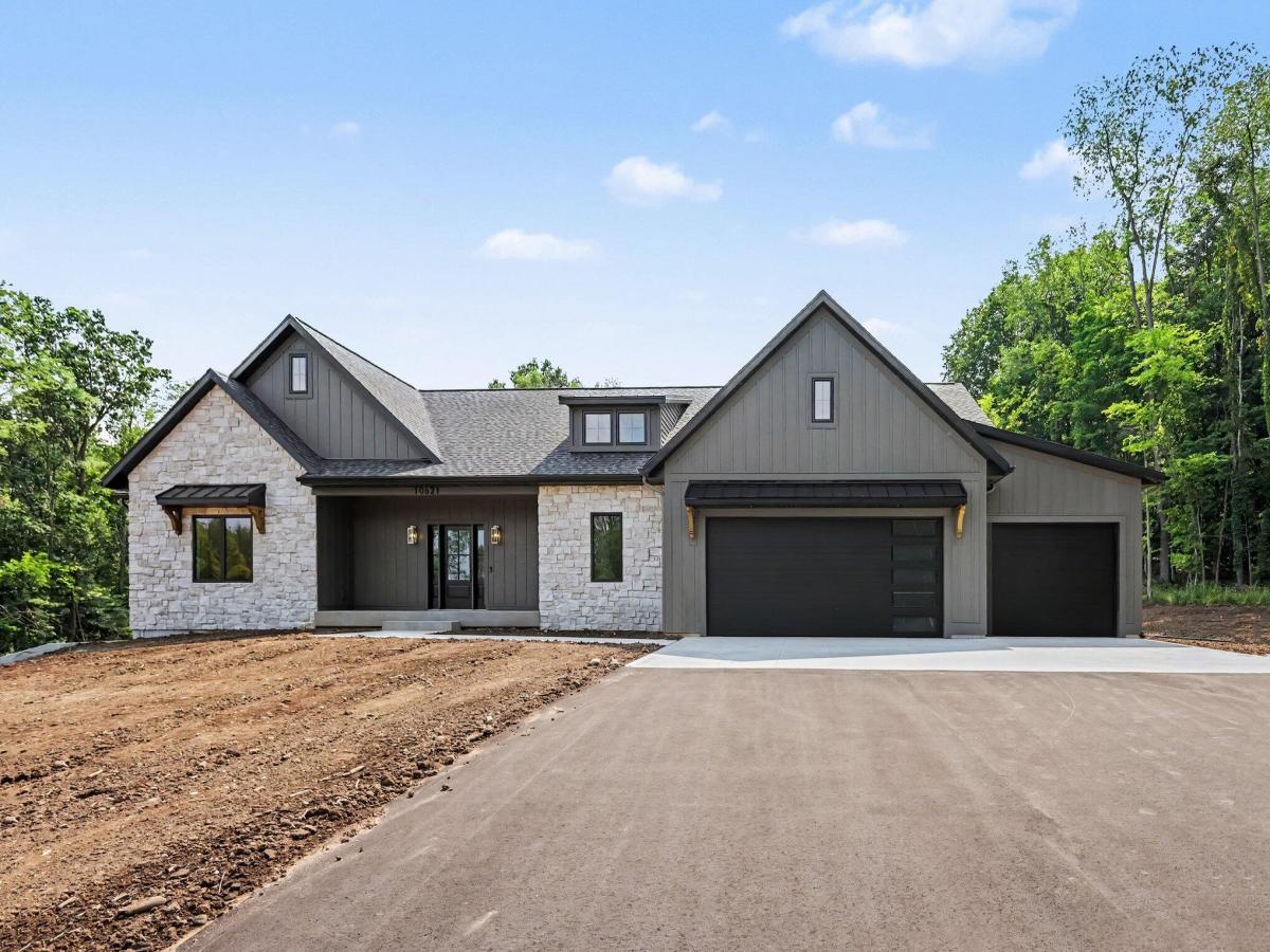 MLS #26041869 image #0