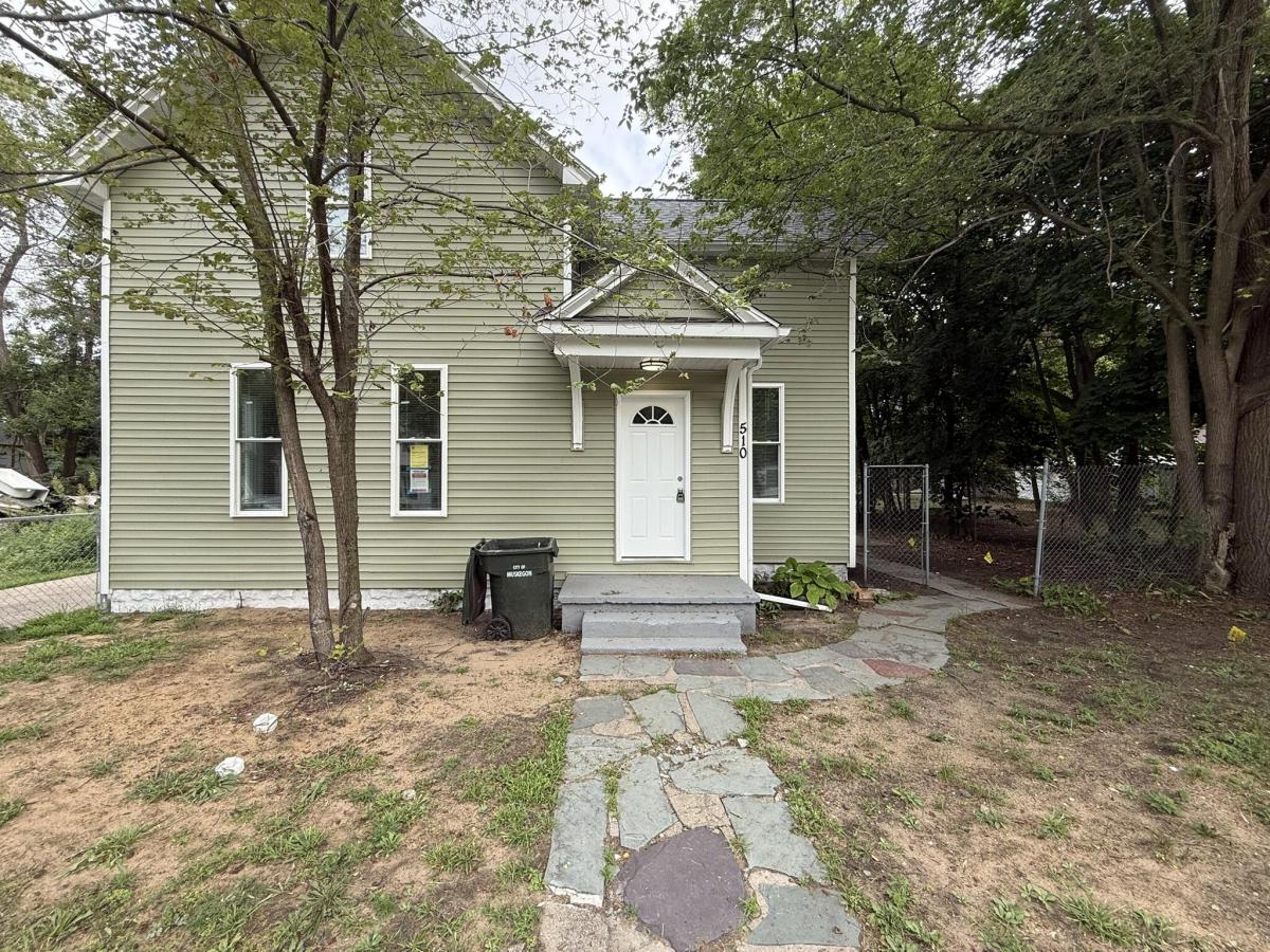 MLS #26042212 image #0