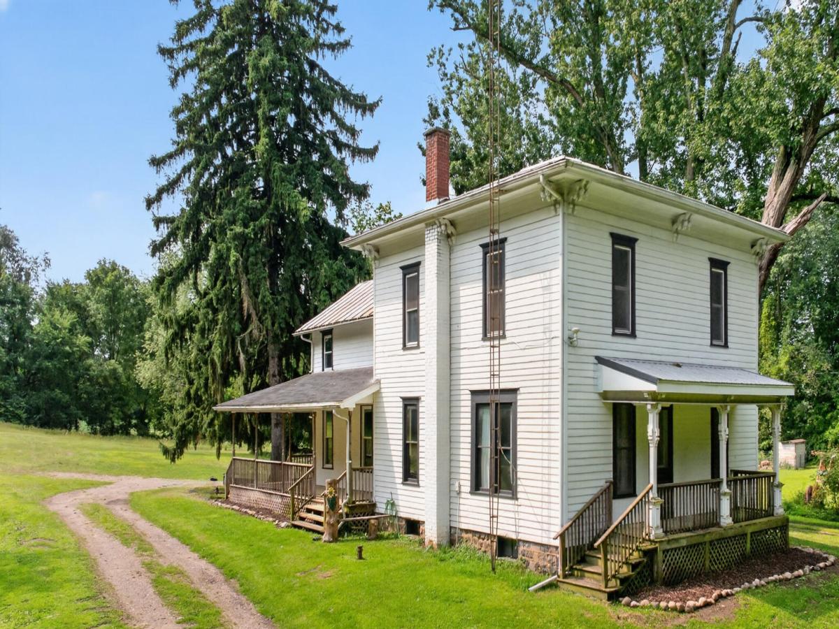 MLS #26042229 image #0