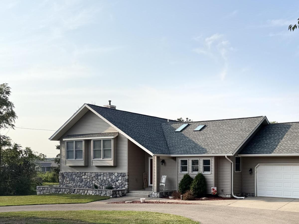 MLS #26042447 image #0