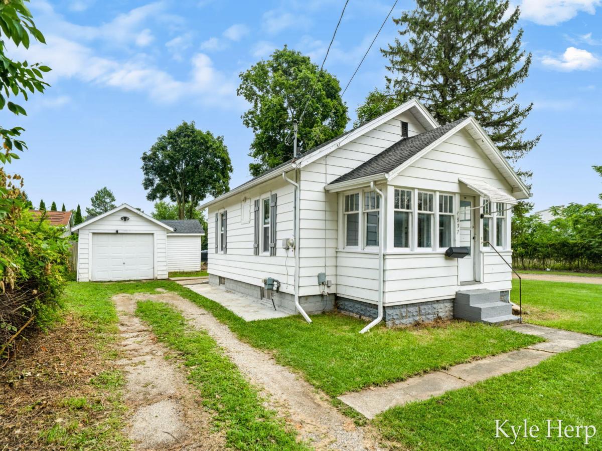 MLS #26042657 image #0