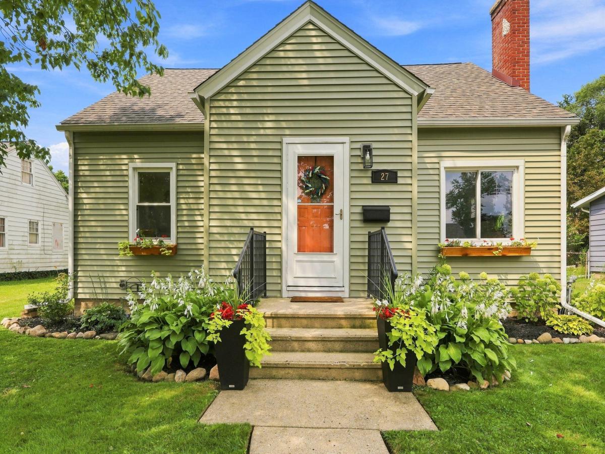 MLS #26043009 image #0