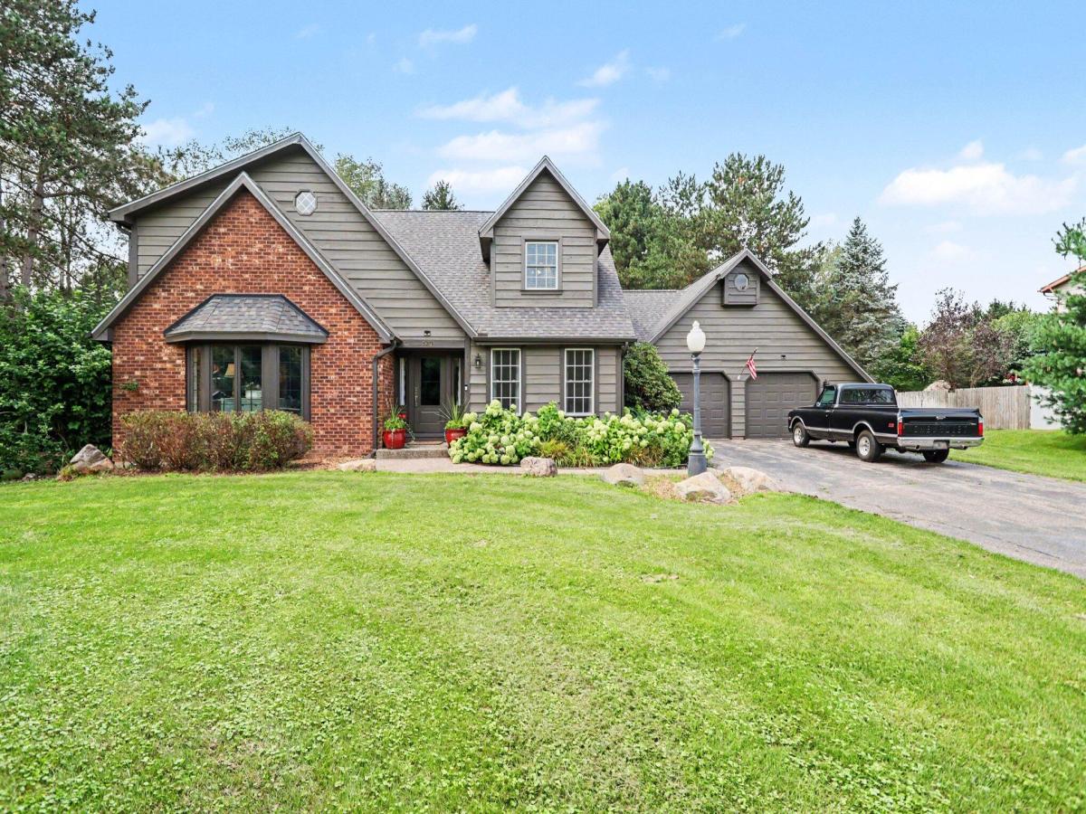 MLS #26043173 image #0