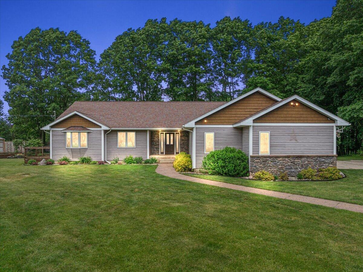 MLS #26043316 image #0