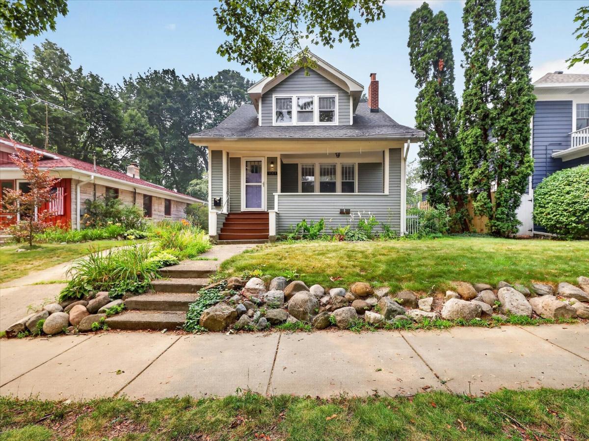 MLS #26043869 image #0