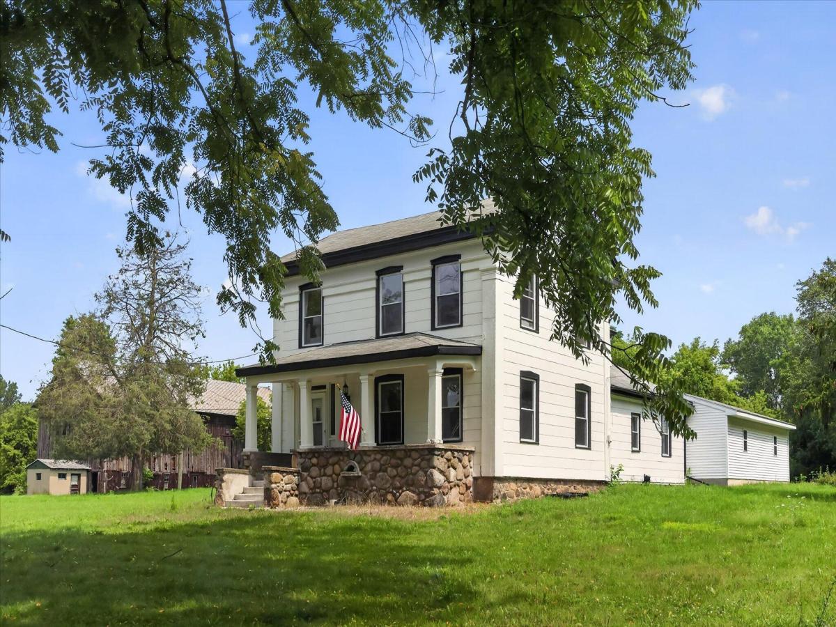 MLS #26043909 image #0