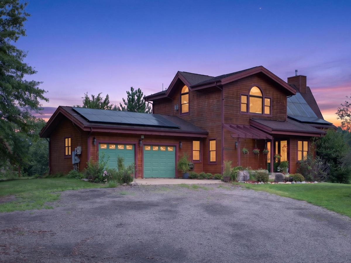 MLS #26044327 image #0