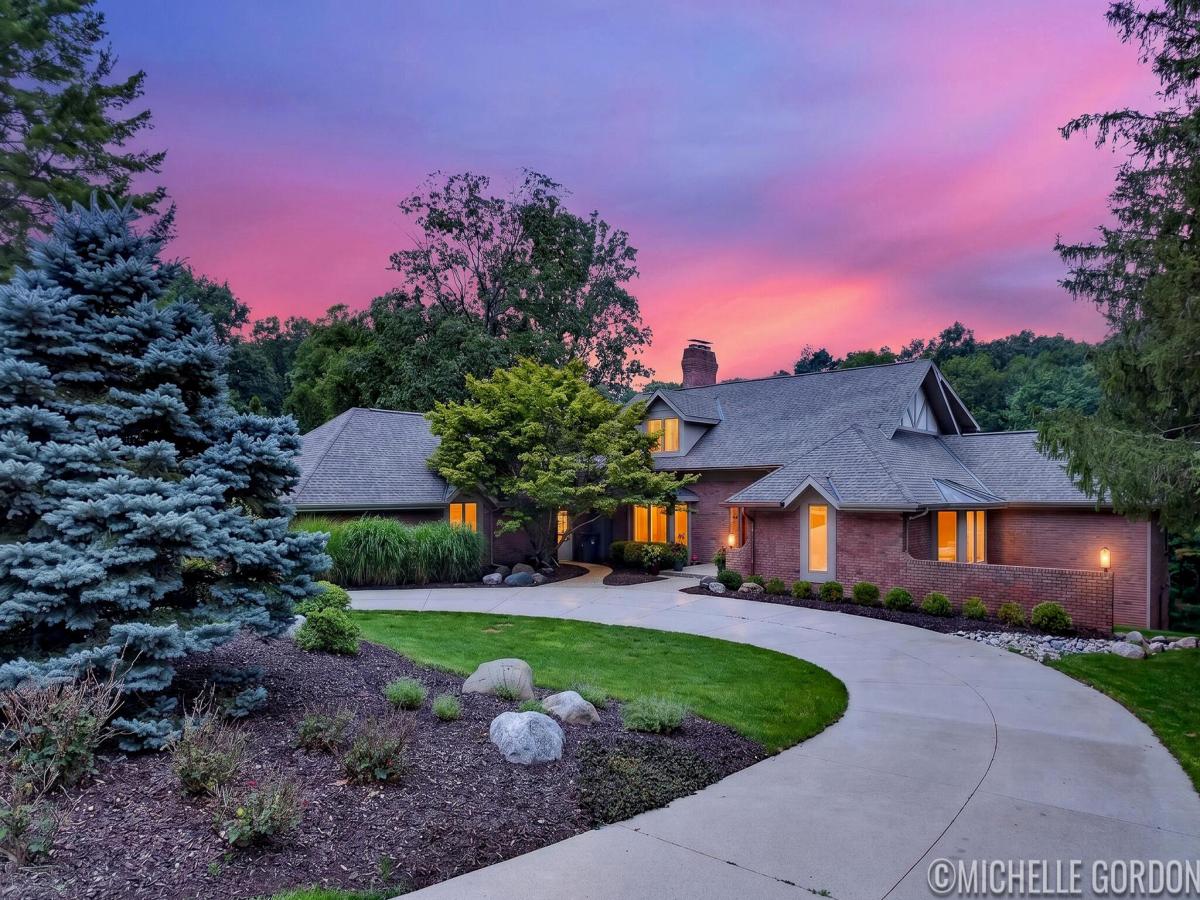 MLS #26044819 image #0
