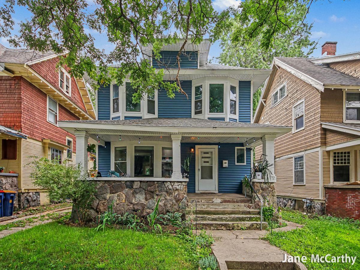 MLS #26044943 image #0