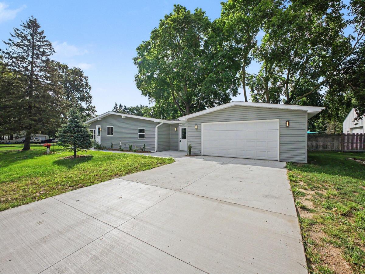 MLS #26045057 image #0