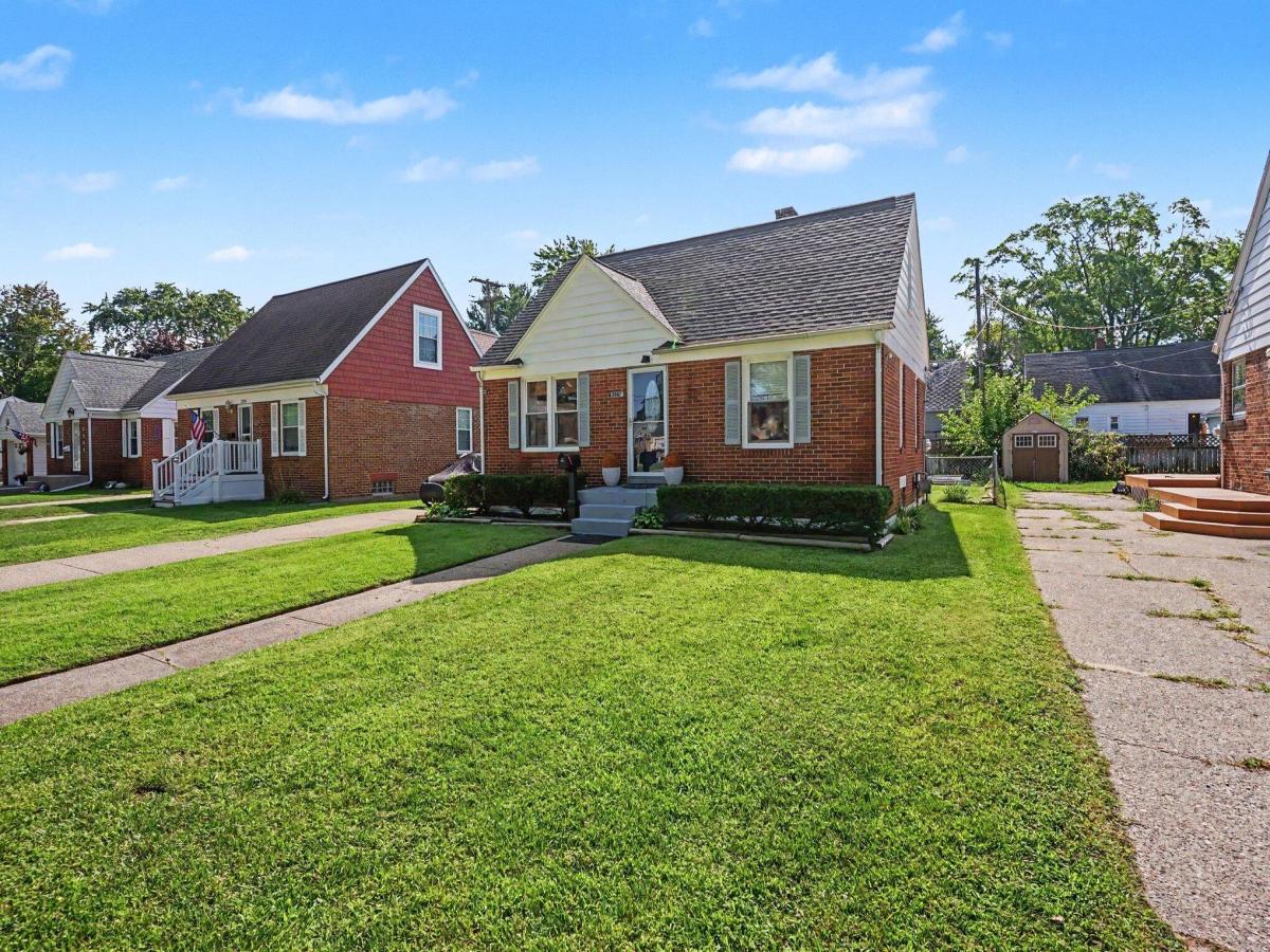 MLS #26045707 image #0