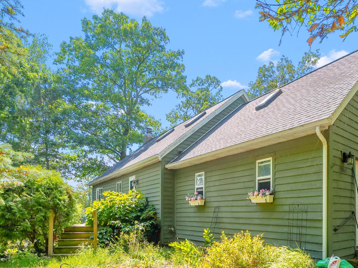 MLS #26045918 image #0