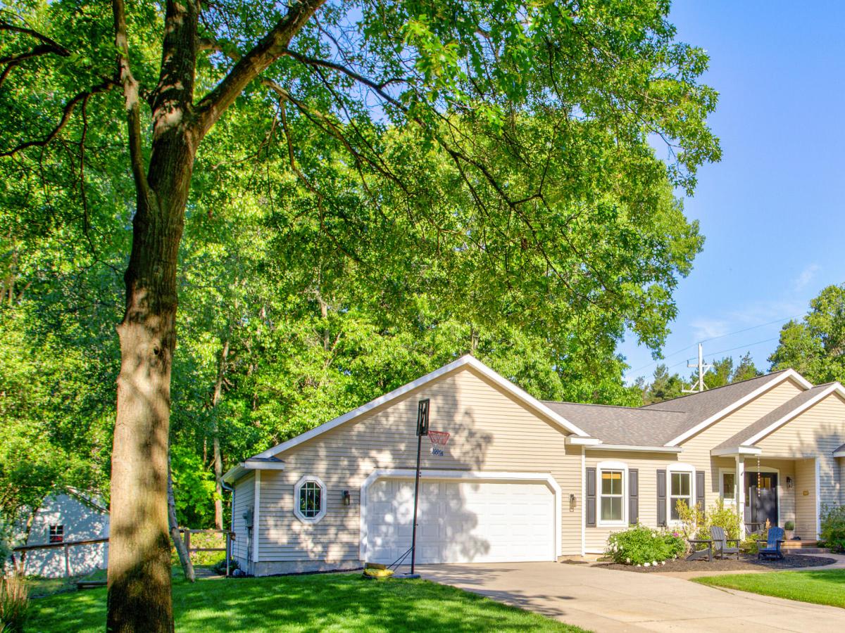 MLS #26046342 image #0