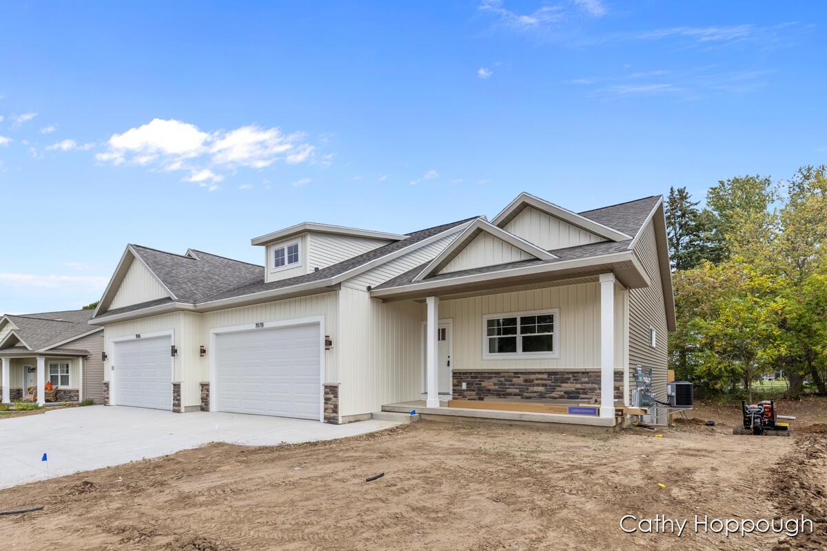 MLS #26046955 image #0