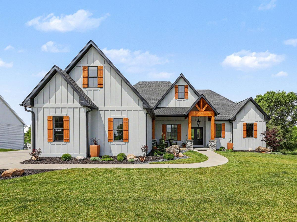 MLS #26047656 image #0