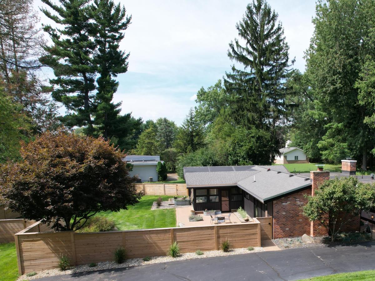 MLS #26047956 image #0