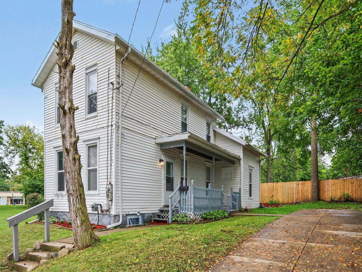 MLS #26048062 image #0