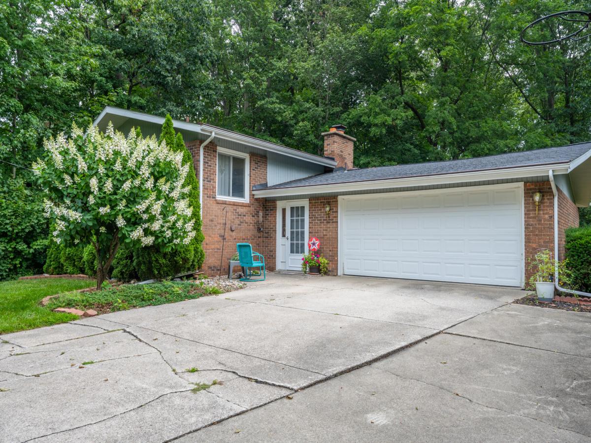MLS #26048176 image #0