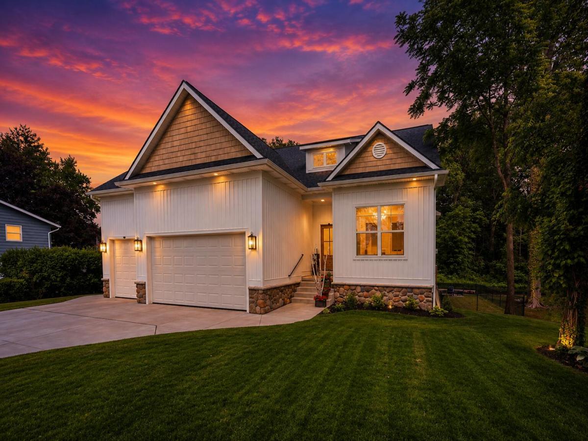 MLS #26048423 image #0