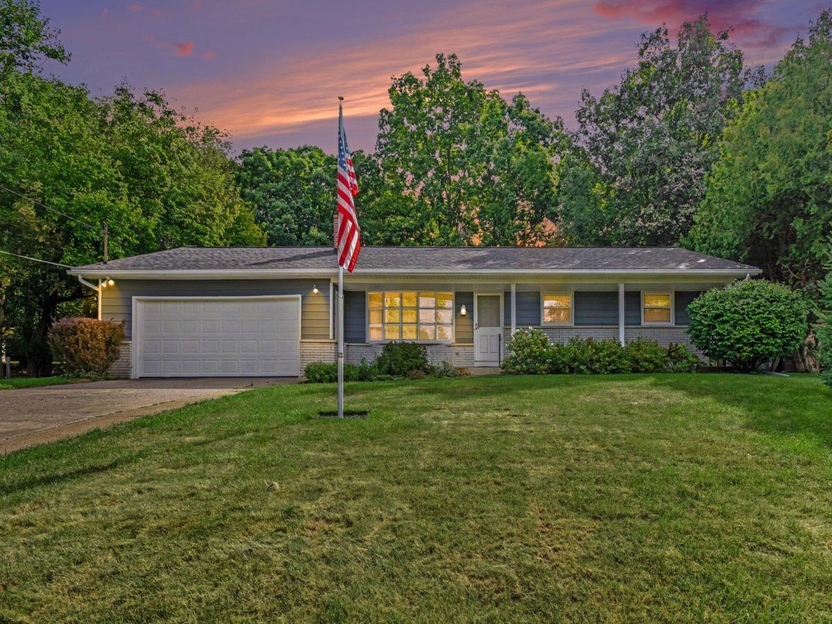 MLS #26048460 image #0