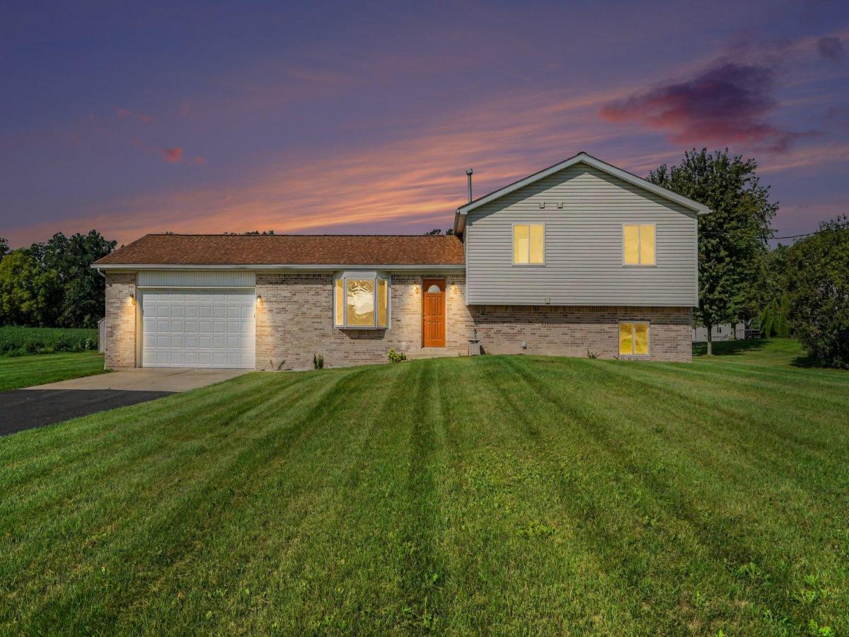 MLS #26048569 image #0