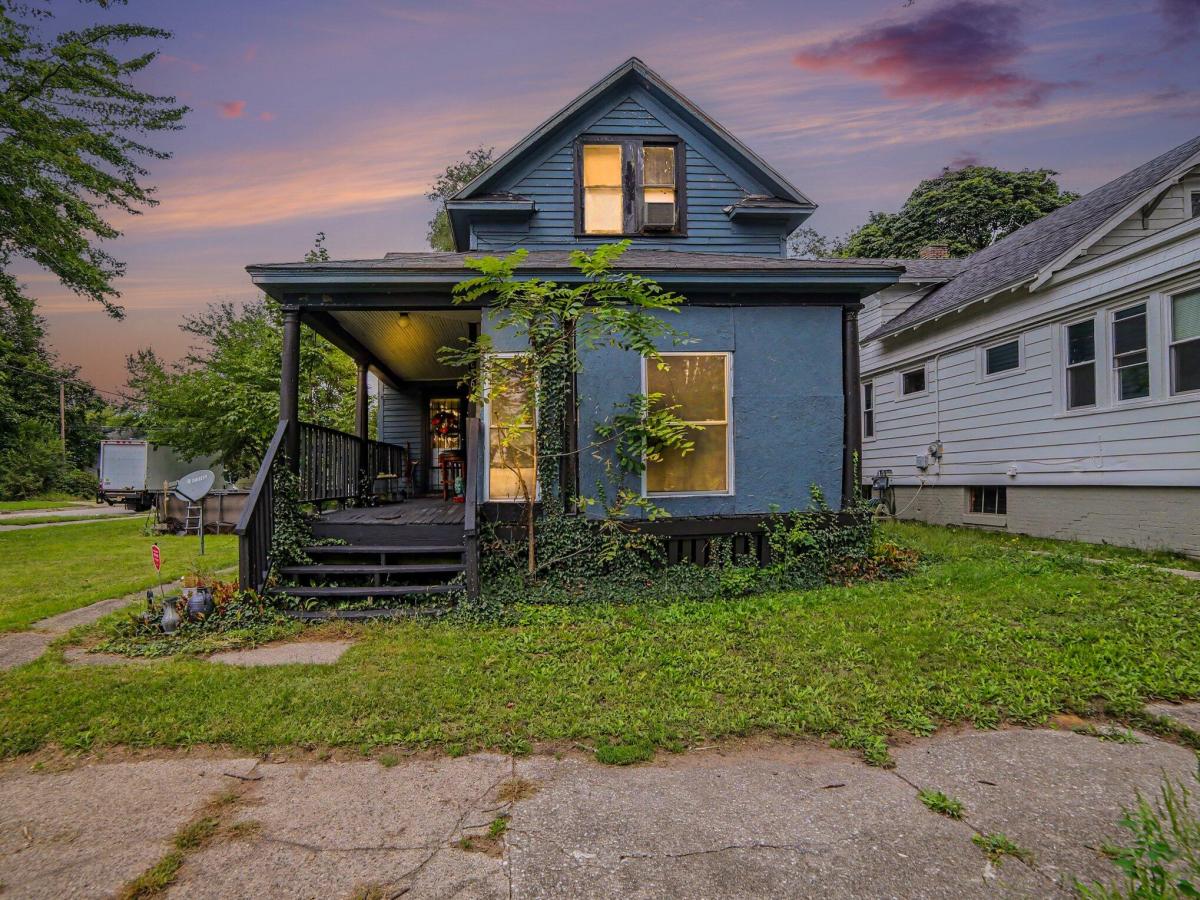 MLS #26048650 image #0