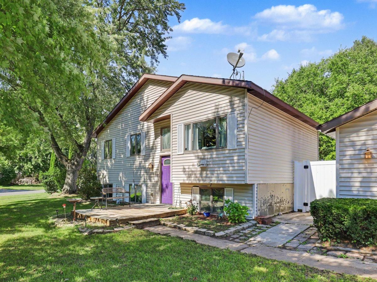 MLS #26048669 image #0