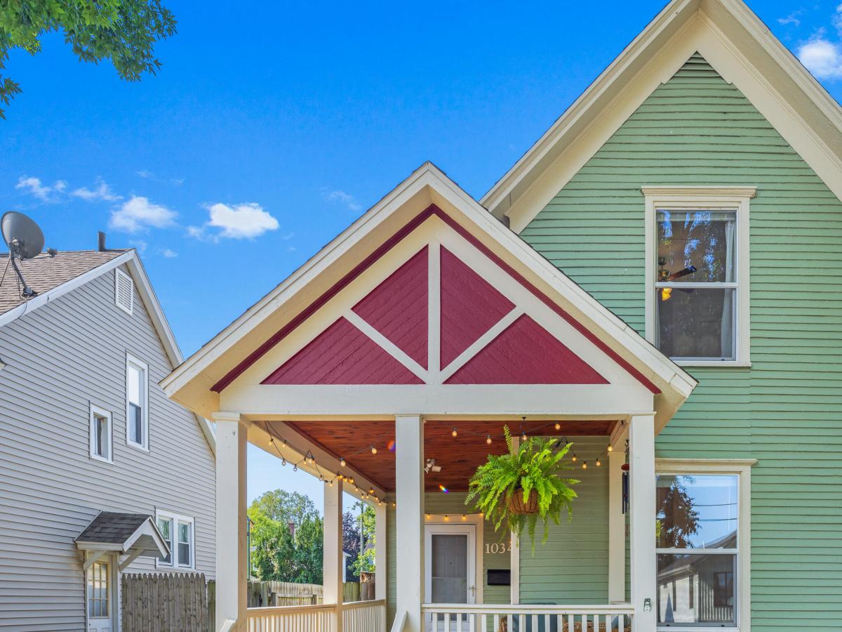MLS #26048945 image #0