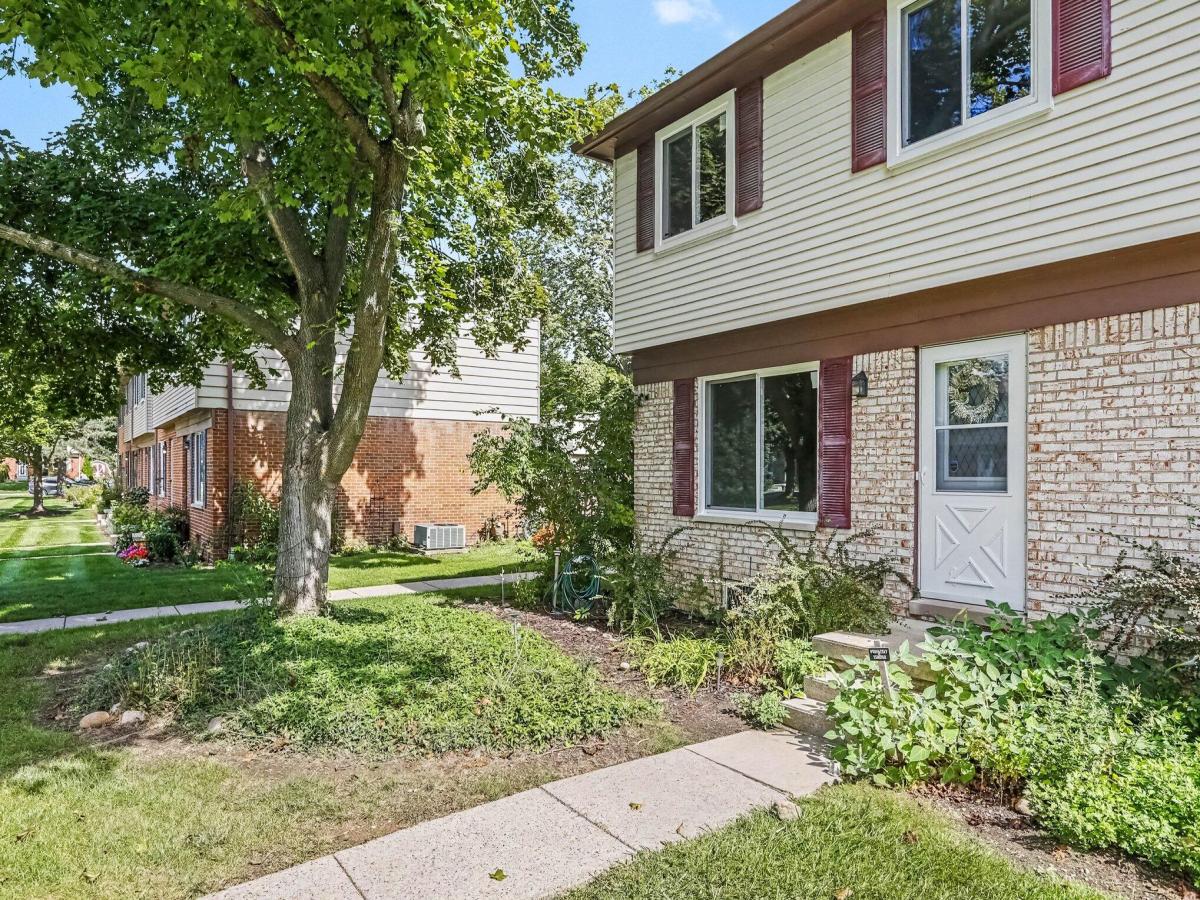 MLS #26050177 image #0