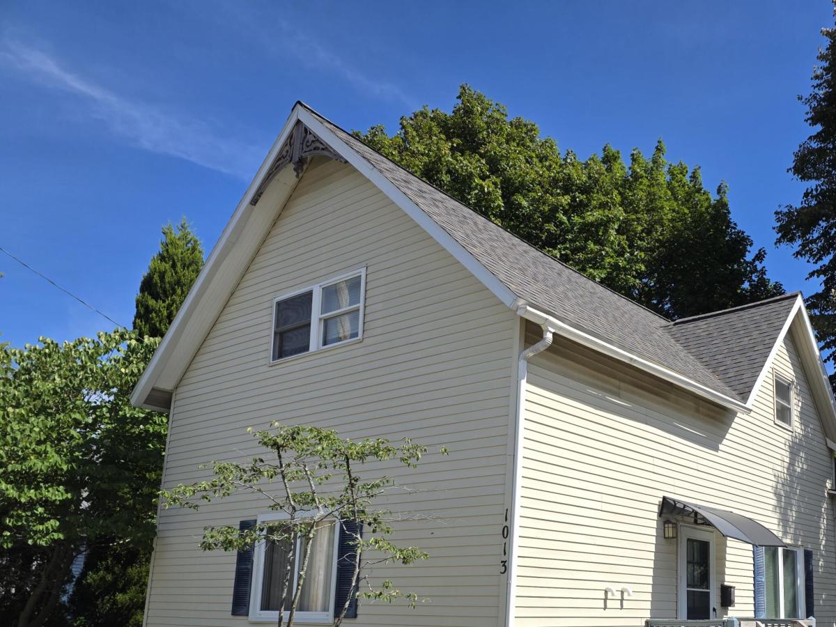MLS #26051045 image #0