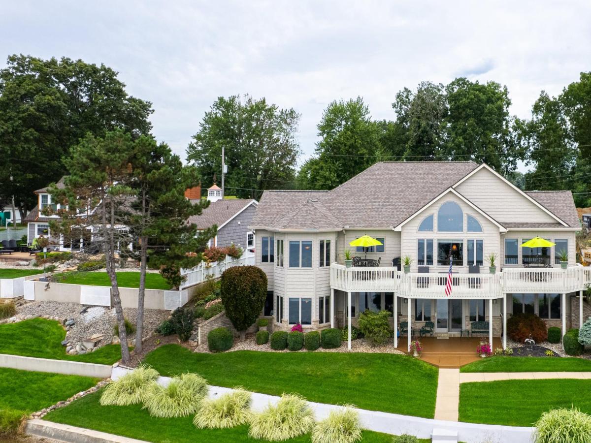MLS #26051586 image #0