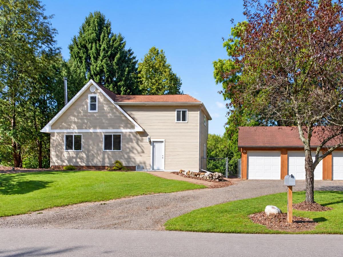 MLS #26051802 image #0